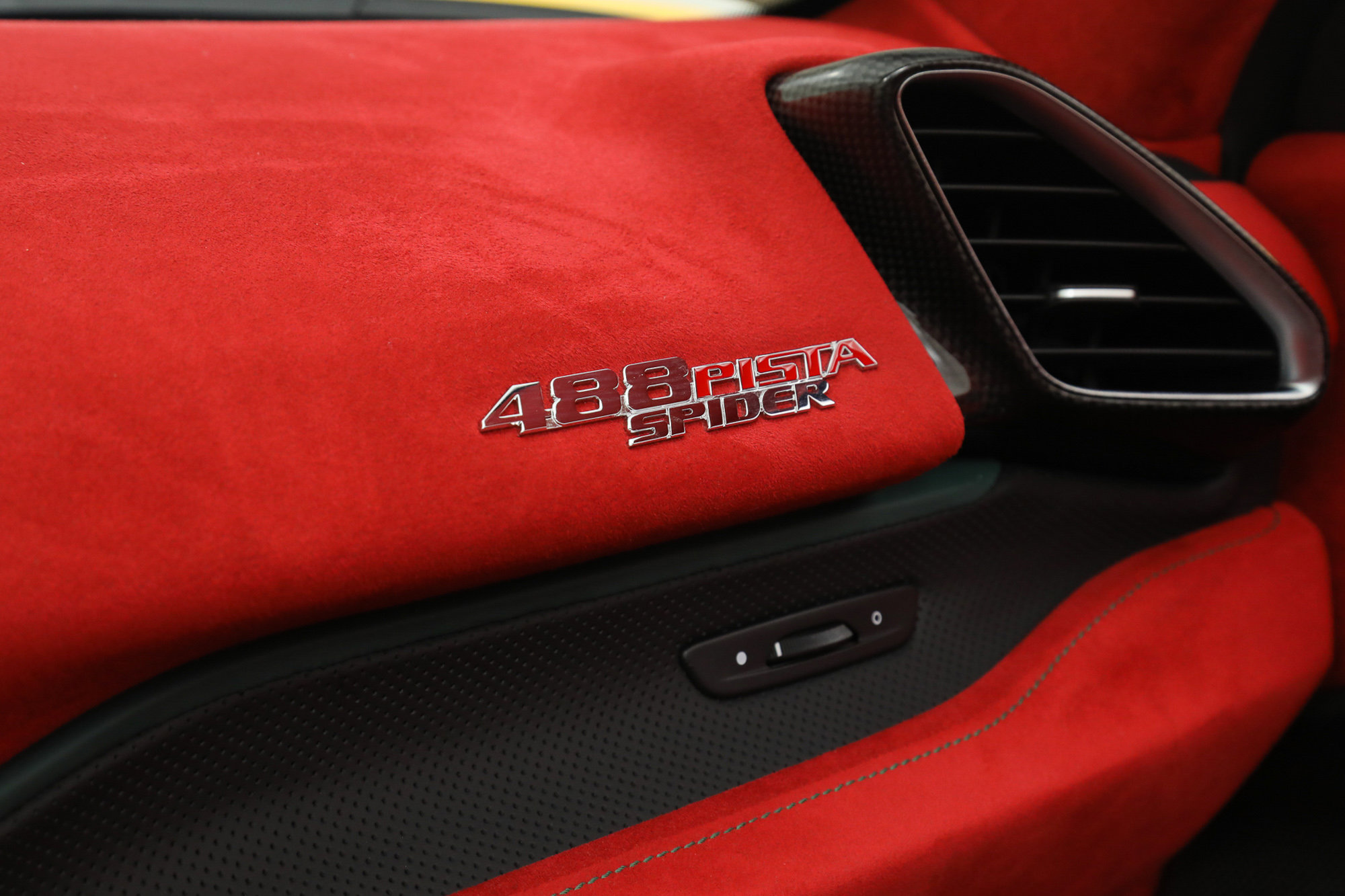 2020 Ferrari 488 Pista Spider photo 32