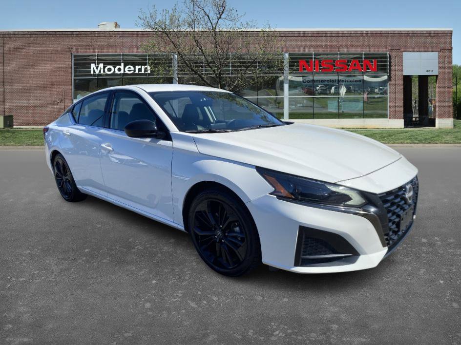 2024 Nissan Altima 2.5 SR photo 4