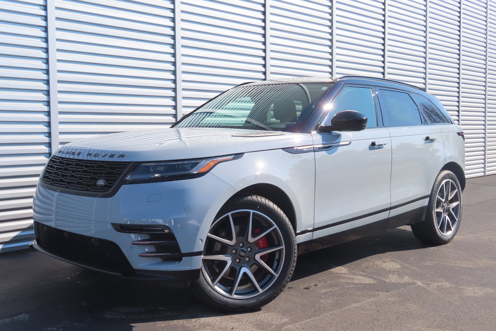 2025 Land Rover Range Rover Velar Dynamic SE