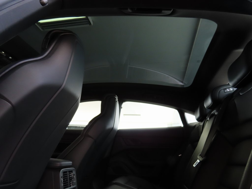 2023 Porsche Taycan photo 20