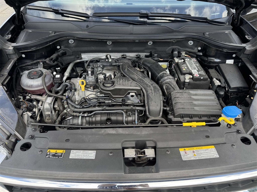 2022 Volkswagen Taos SEL photo 11