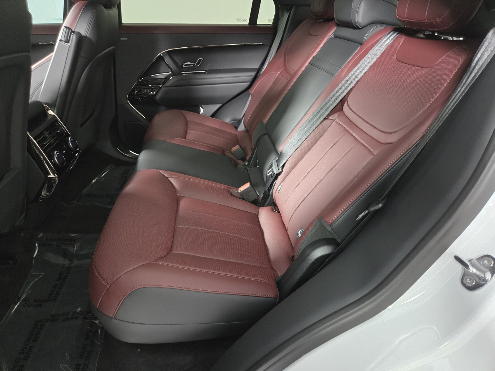 2025 Land Rover Range Rover Sport SE photo 4
