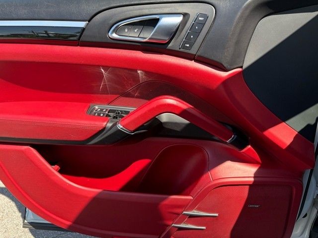 2017 Porsche Cayenne Platinum Edition photo 29