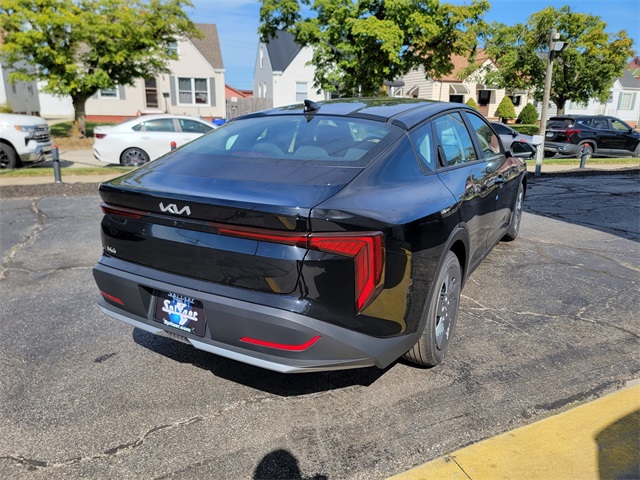 2025 Kia K4 LX photo 3