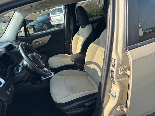 2016 Jeep Renegade Latitude photo 13