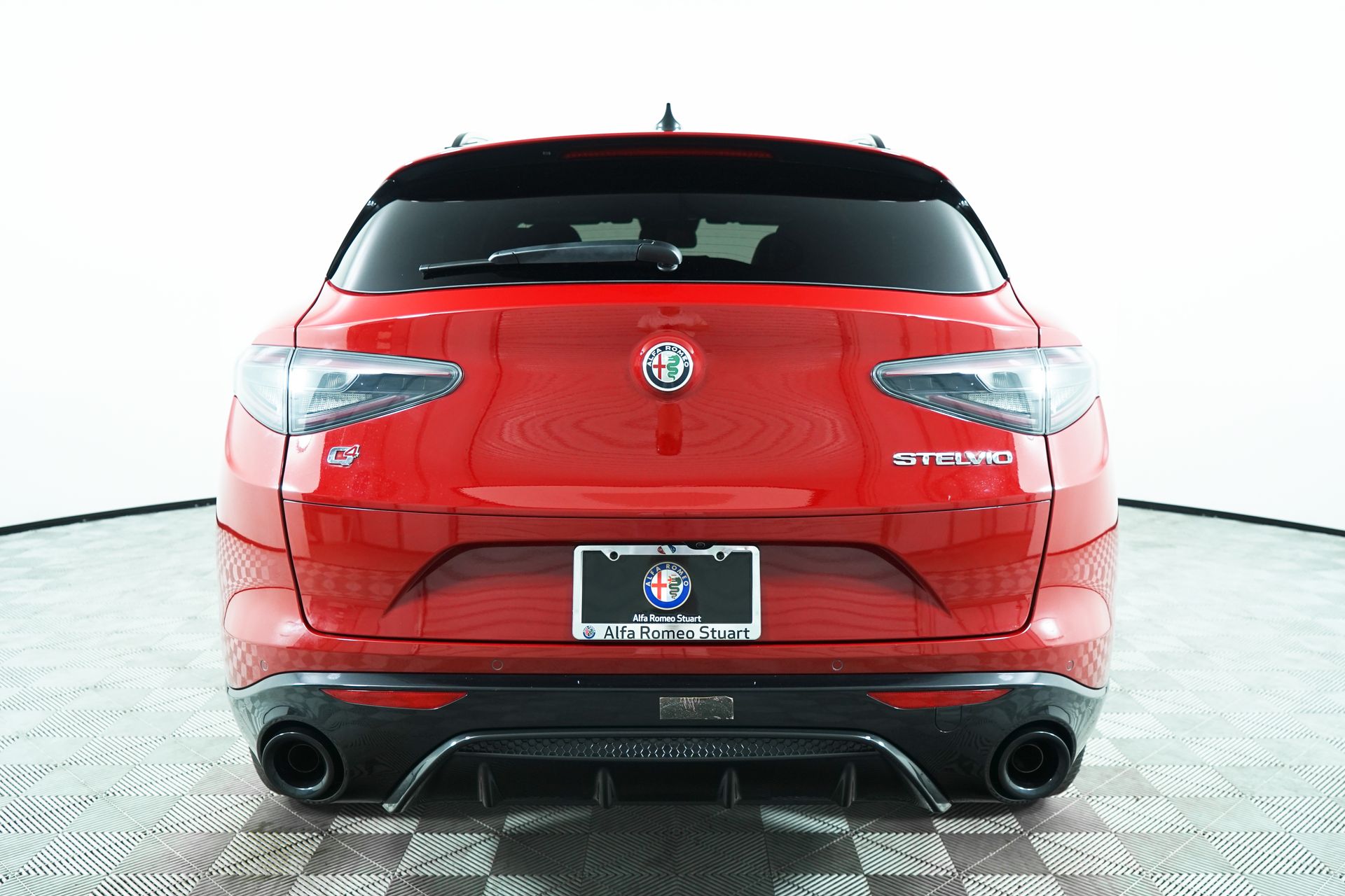 2024 Alfa Romeo Stelvio photo 5