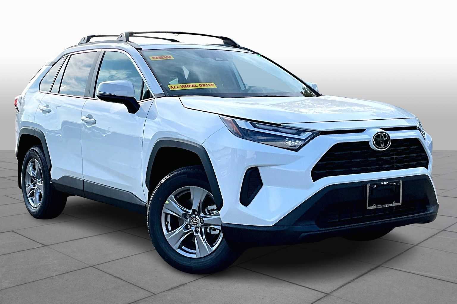 2025 Toyota RAV4 XLE photo 2