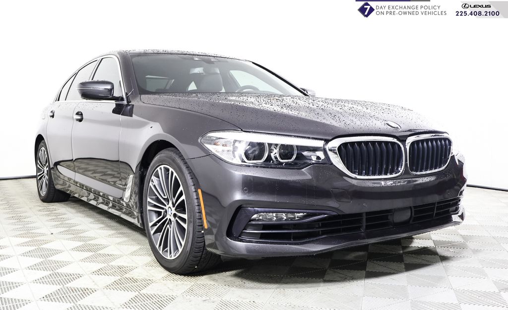 2018 BMW 5 Series 530i's photo