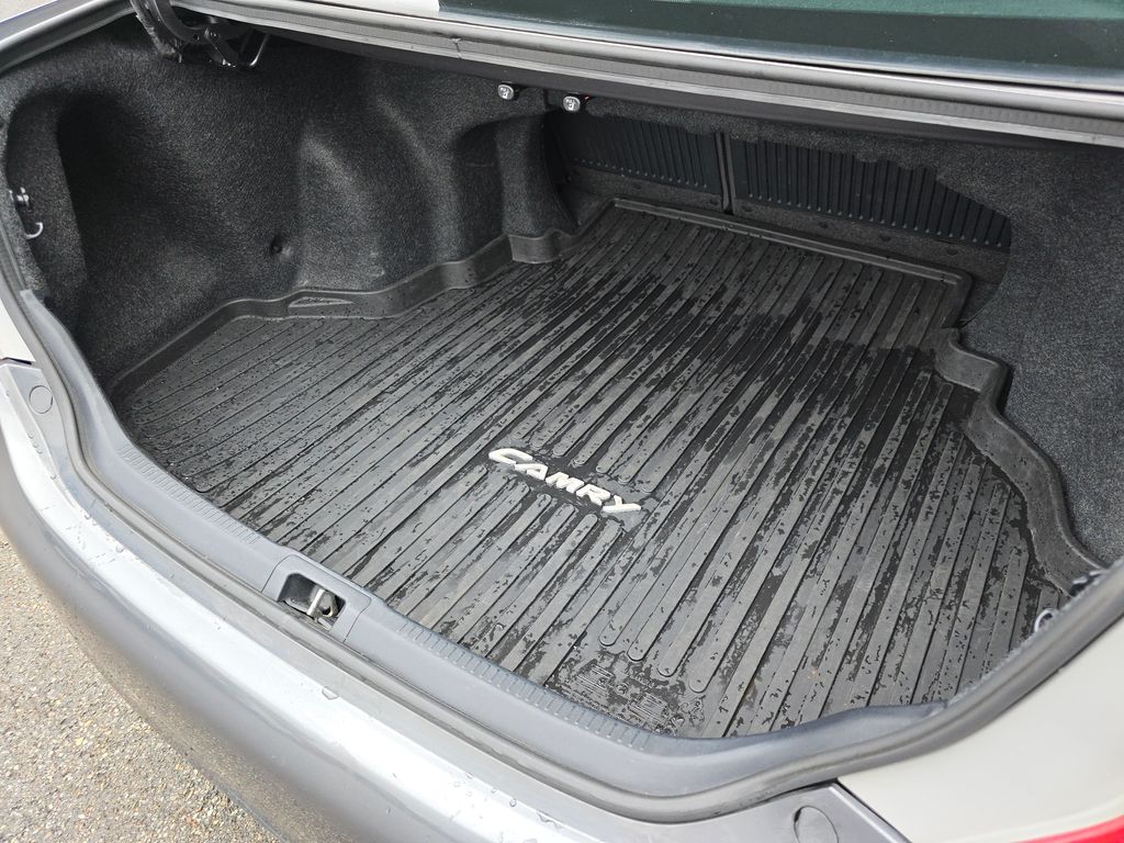 2014 Toyota Camry SE photo 15