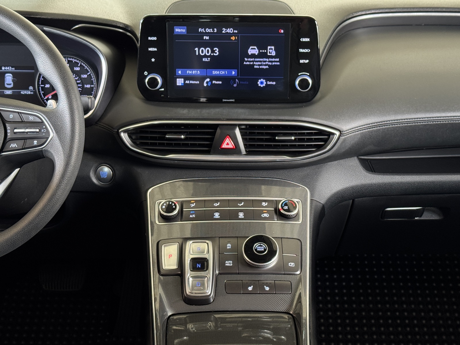 2022 Hyundai Santa Fe SEL photo 2
