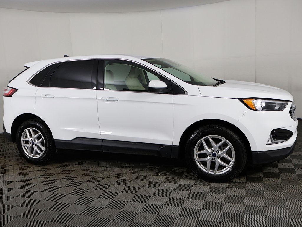 2022 Ford Edge SEL photo 17