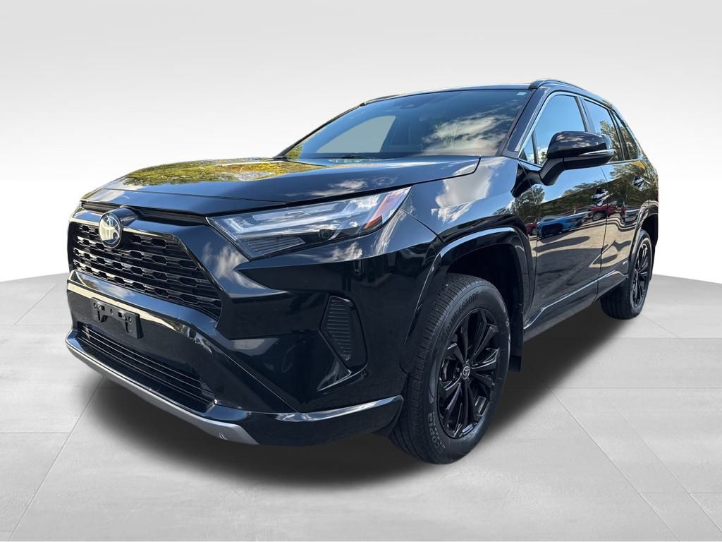 2022 Toyota RAV4 SE's photo