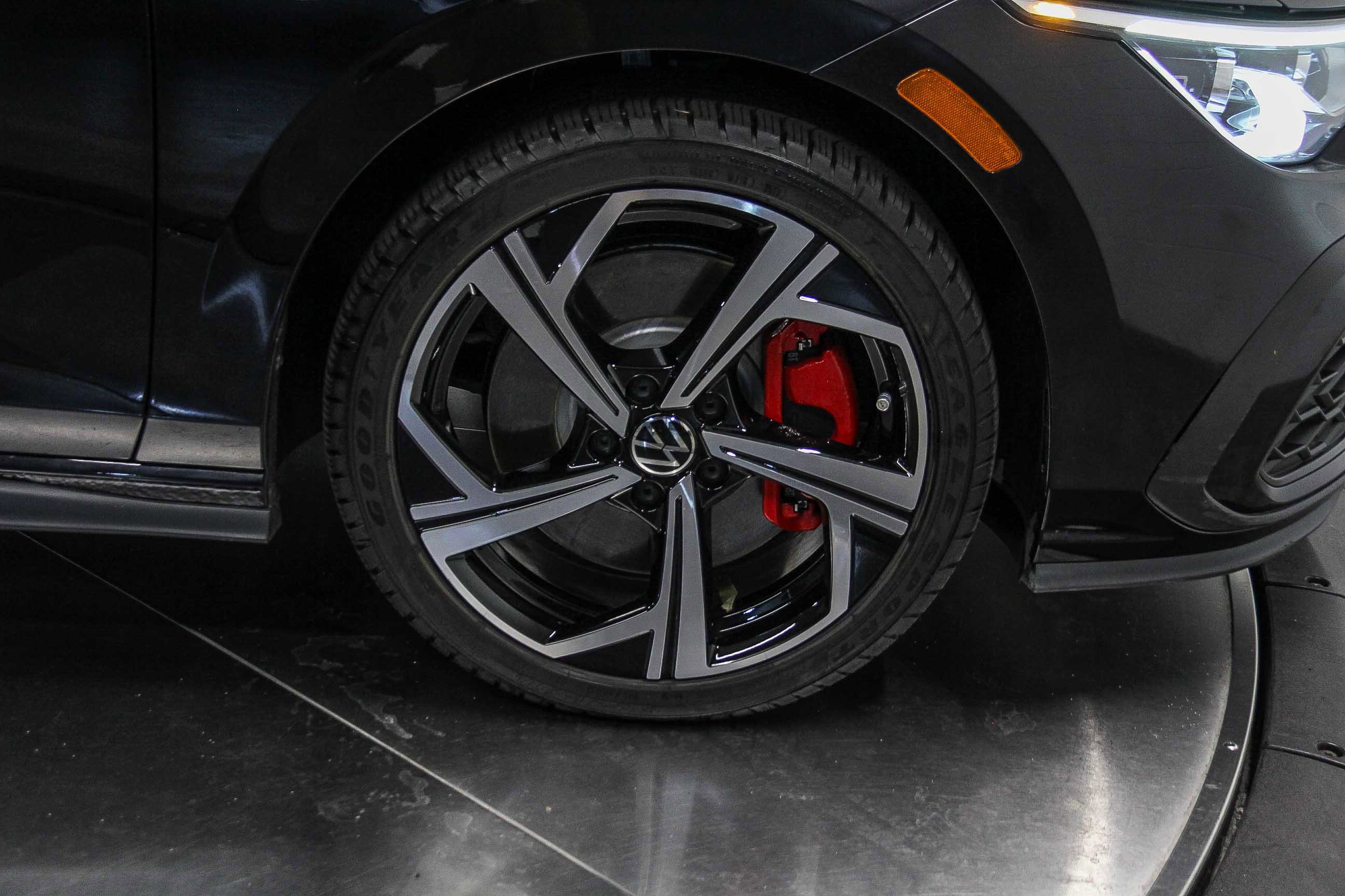 2024 Volkswagen Golf GTI SE photo 9