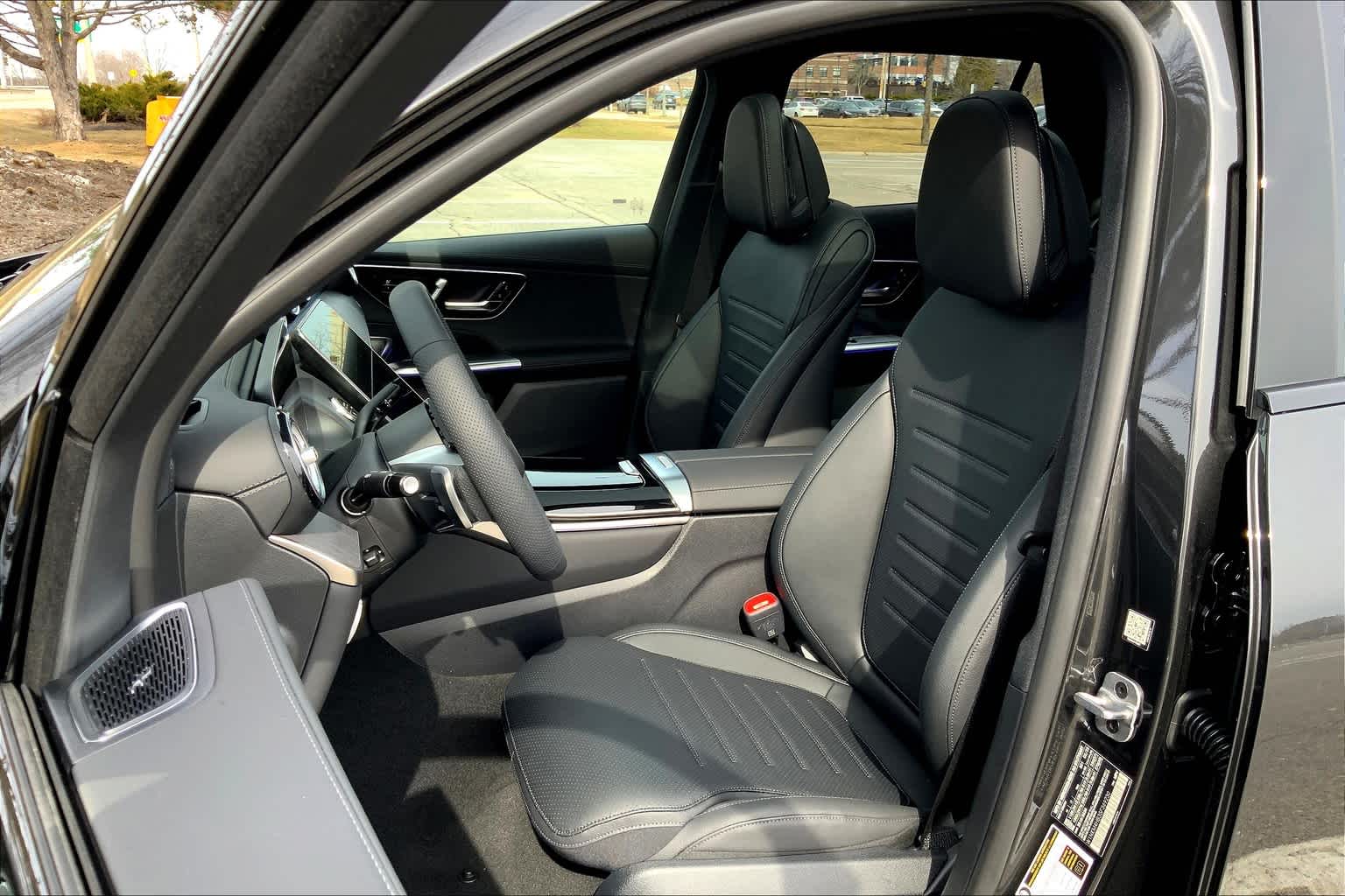 2025 Mercedes Benz GLC 300 4MATIC photo 11