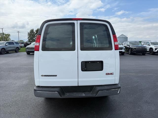 2022 Gmc Savana Cargo 2500 photo 3