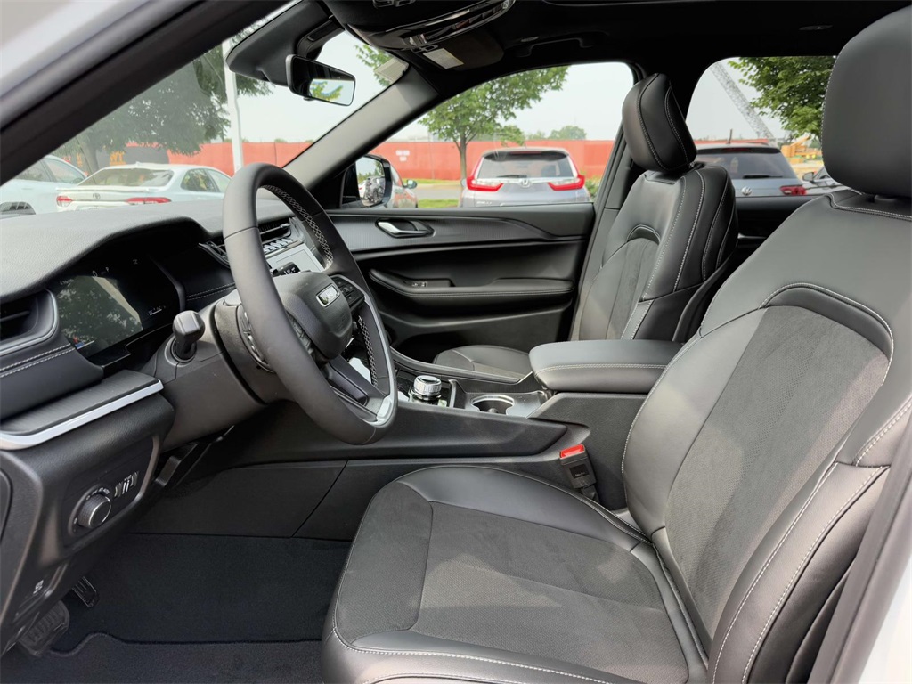 2025 Jeep Grand Cherokee Altitude X photo 5