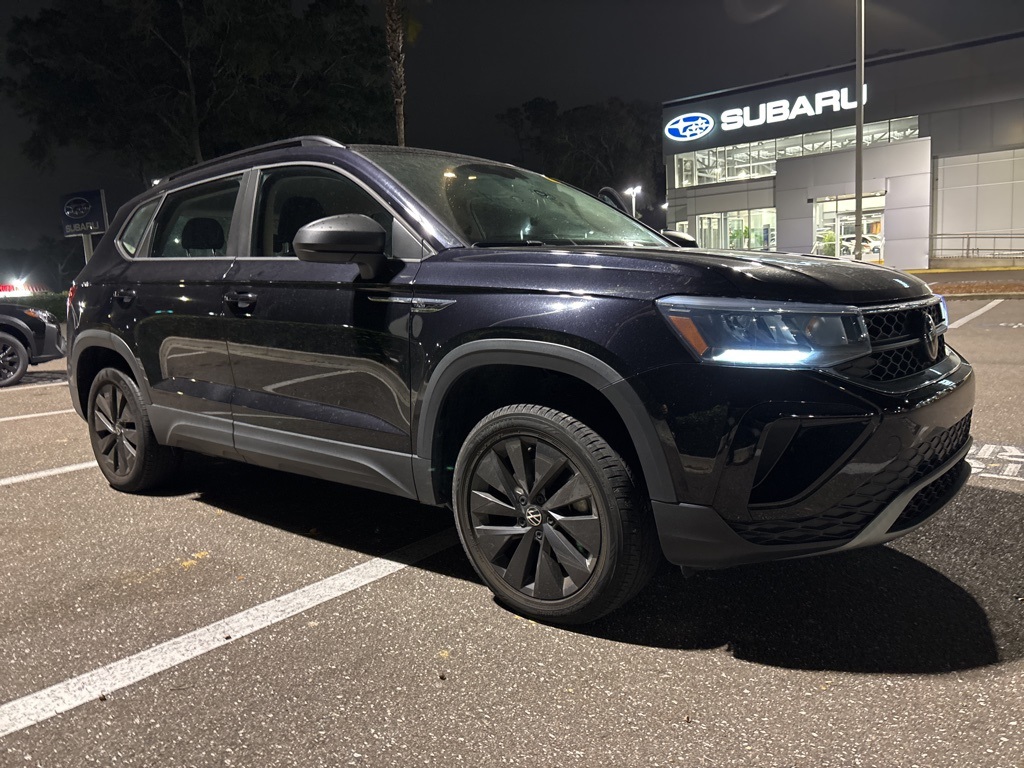 2023 Volkswagen Taos S's photo