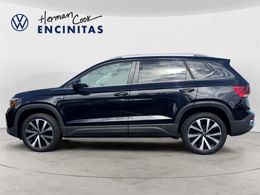 2024 Volkswagen Taos SE photo 2