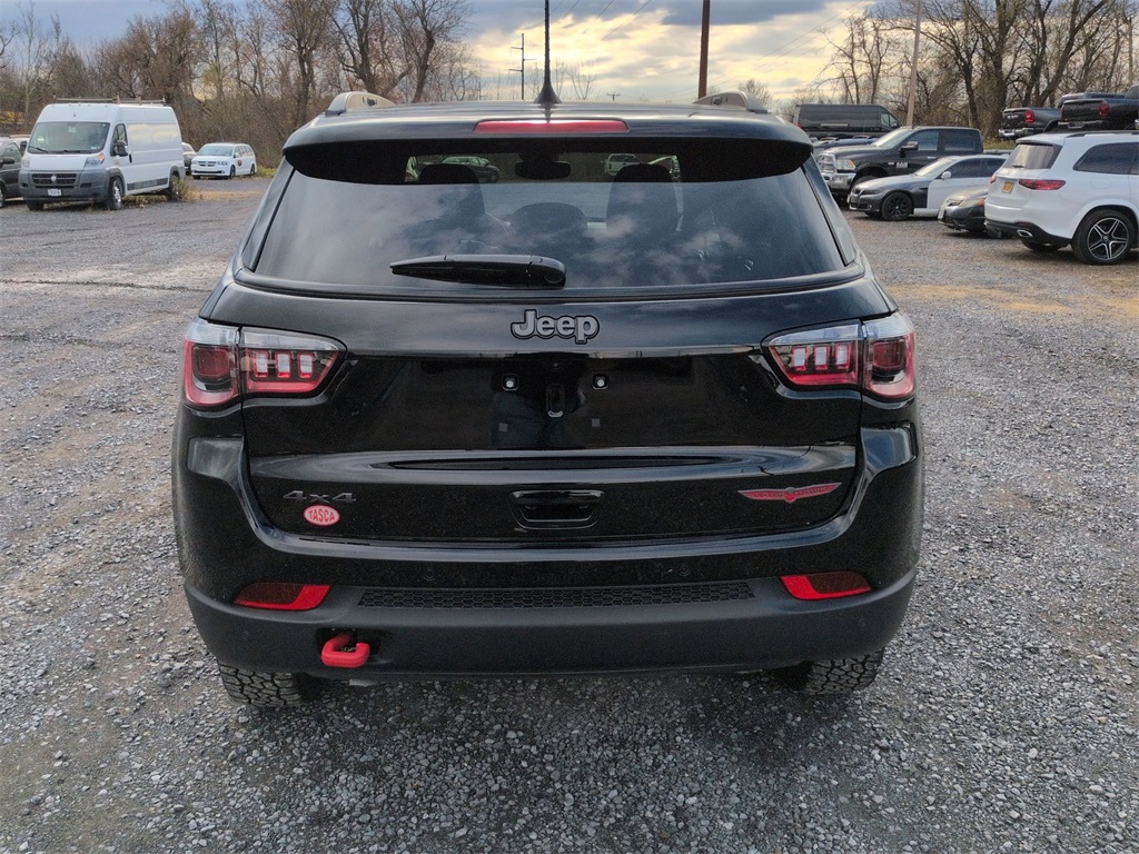 2026 Jeep Compass Trailhawk photo 2