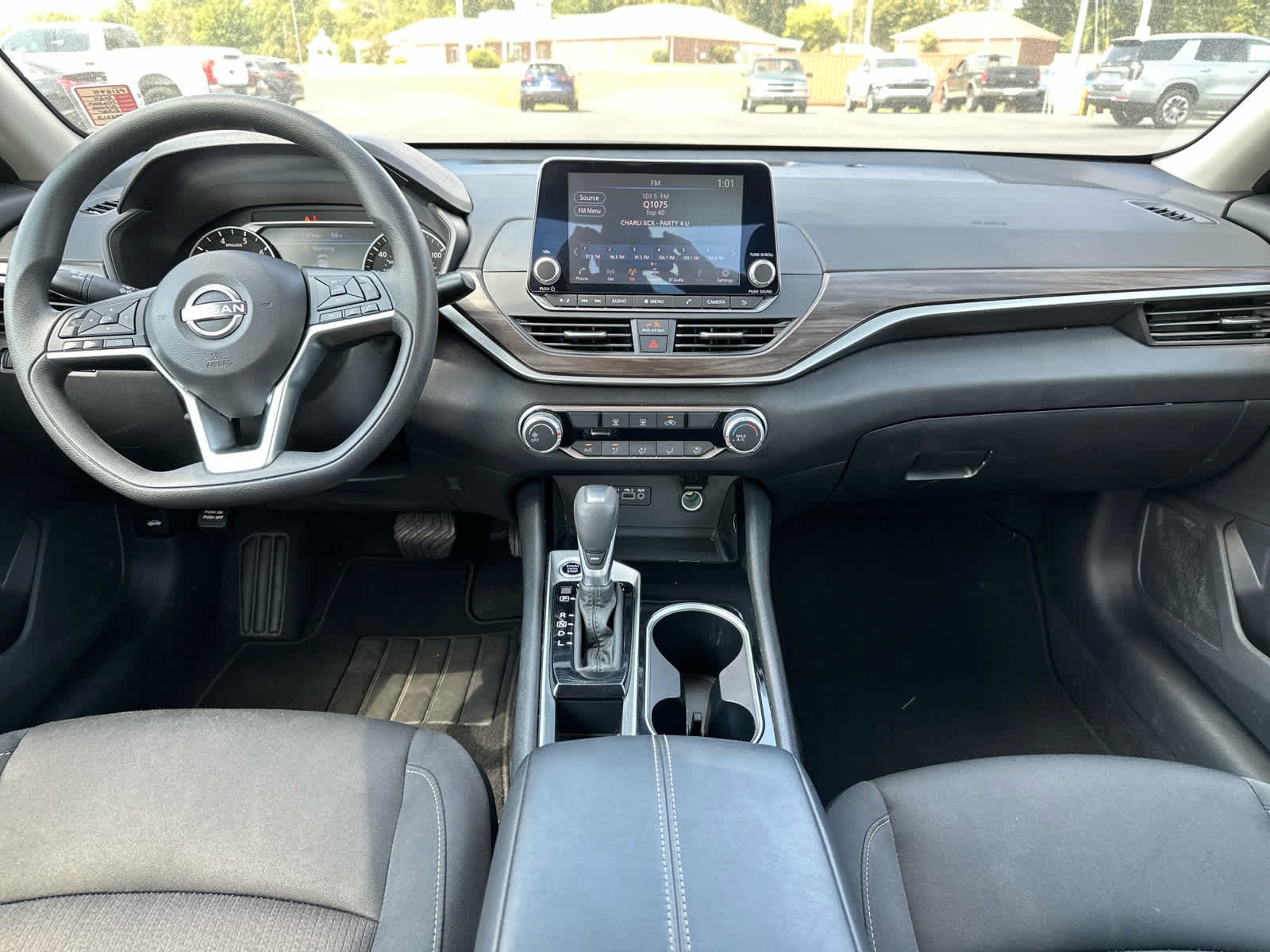 2024 Nissan Altima 2.5 SV photo 11