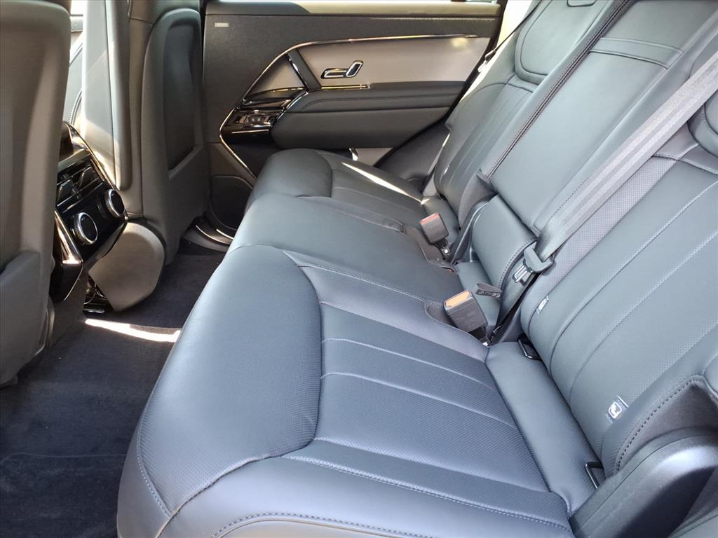 2025 Land Rover Range Rover Sport SE photo 4