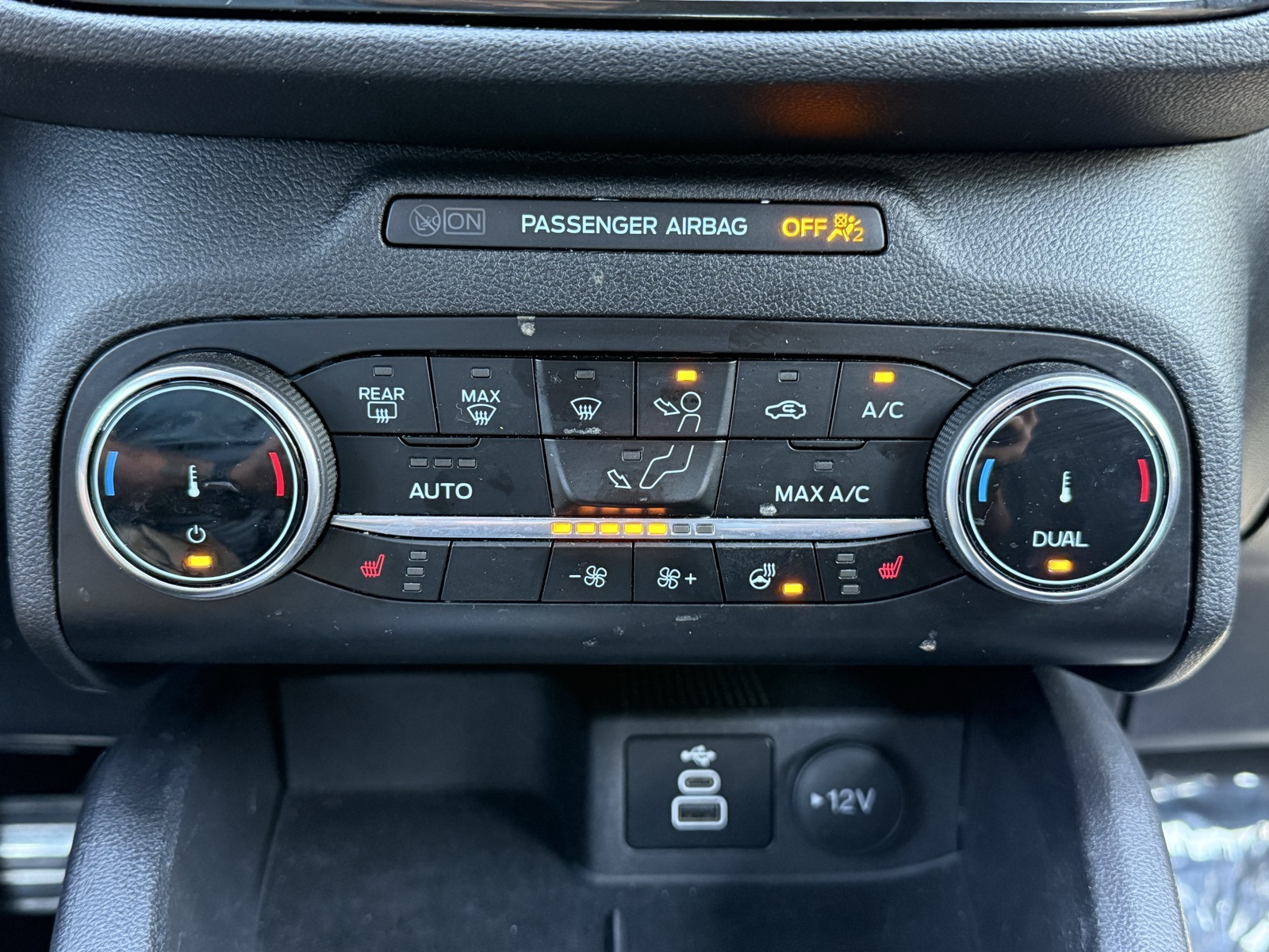 2024 Ford Escape ST-Line photo 9