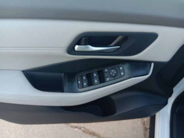 2026 Nissan Rogue SV photo 22