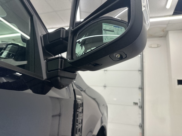 2025 Ford F-250 Lariat photo 32