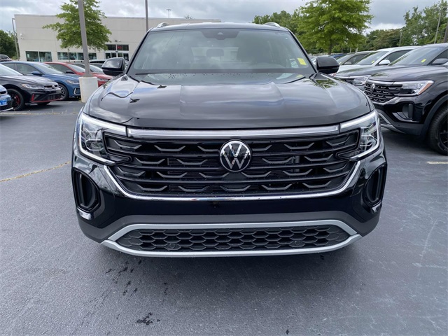 2025 Volkswagen Atlas Cross Sport SE photo 2
