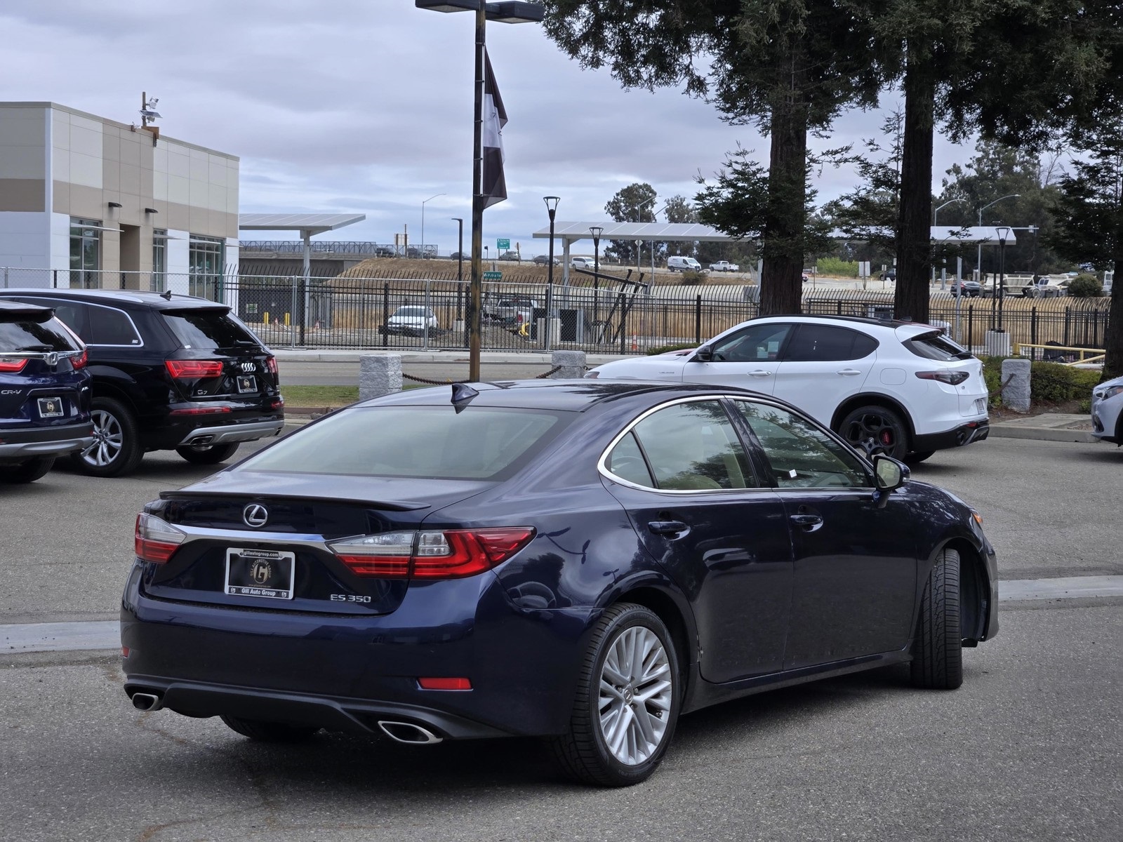 2016 Lexus ES 350 photo 4