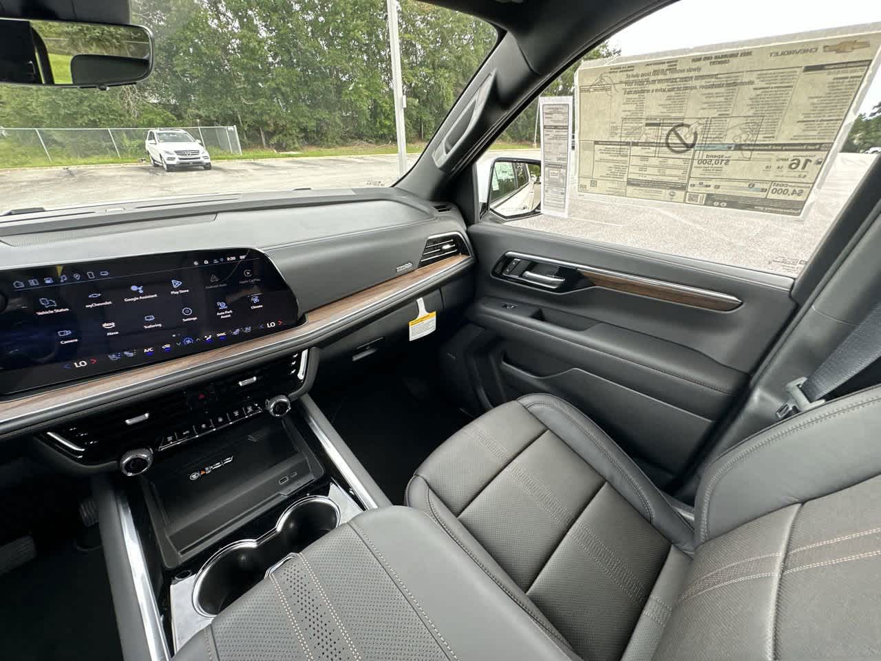 2025 Chevrolet Suburban High Country photo 2