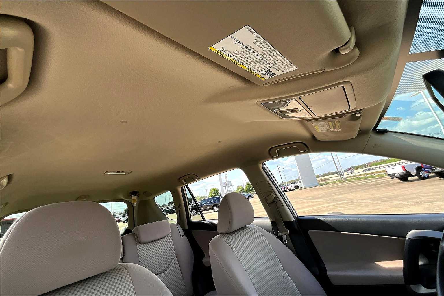 2008 Toyota RAV4 Sport photo 12