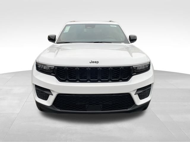 2025 Jeep Grand Cherokee Altitude X photo 2