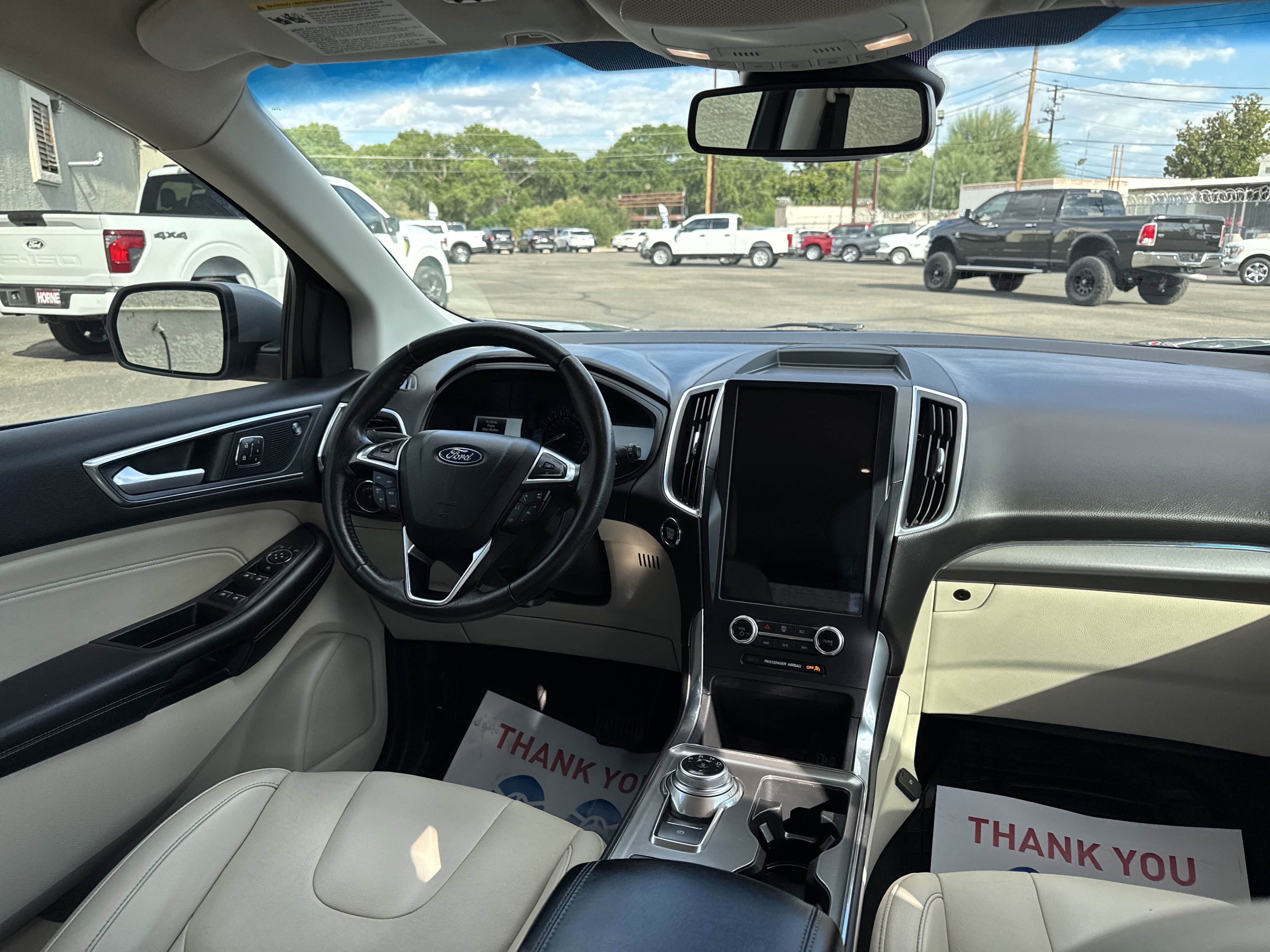 2022 Ford Edge Titanium photo 3