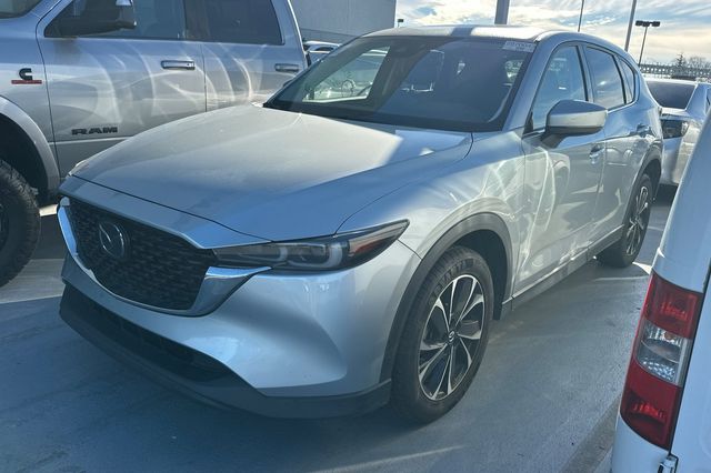 2023 Mazda CX-5 S Premium package