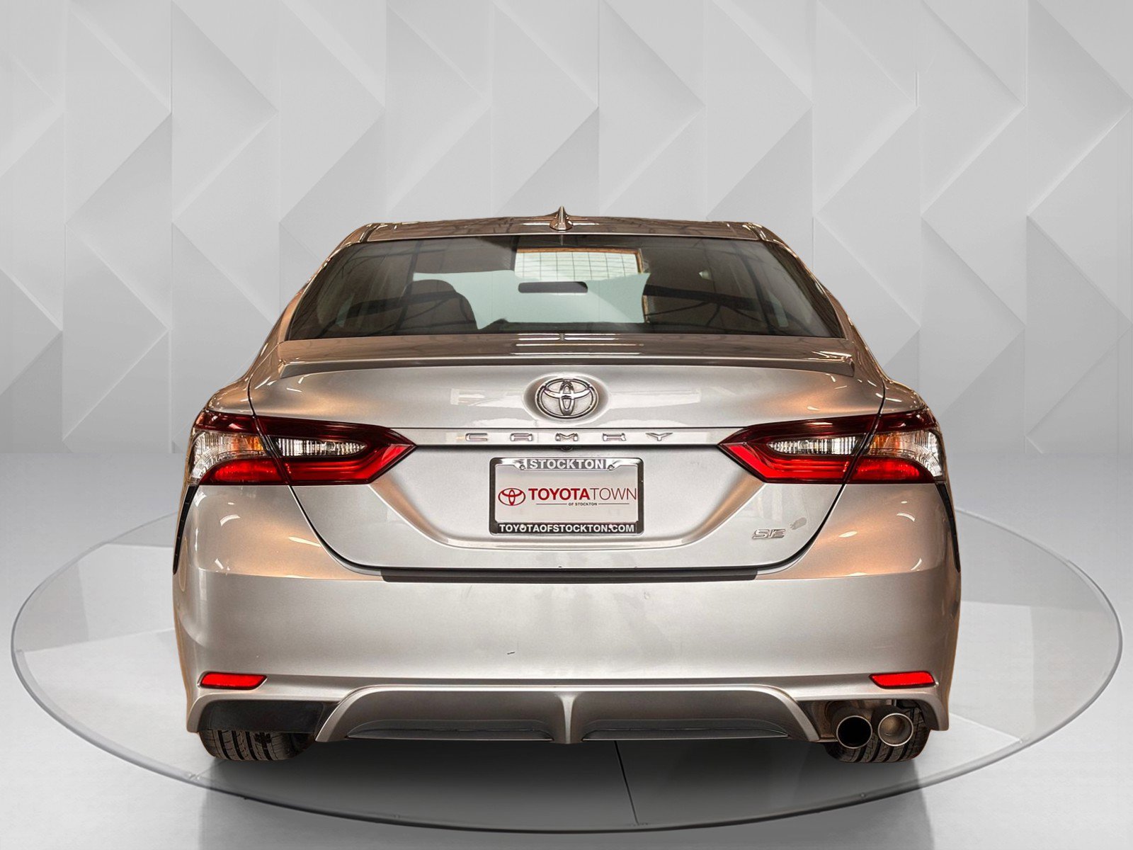 2024 Toyota Camry SE photo 3