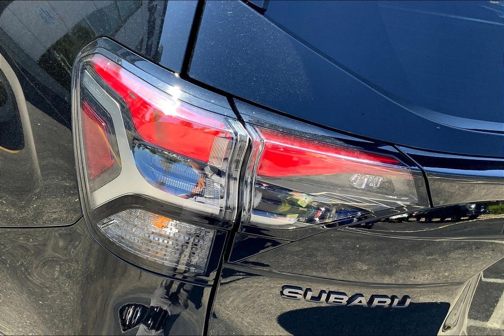 2025 Subaru Forester Premium photo 27