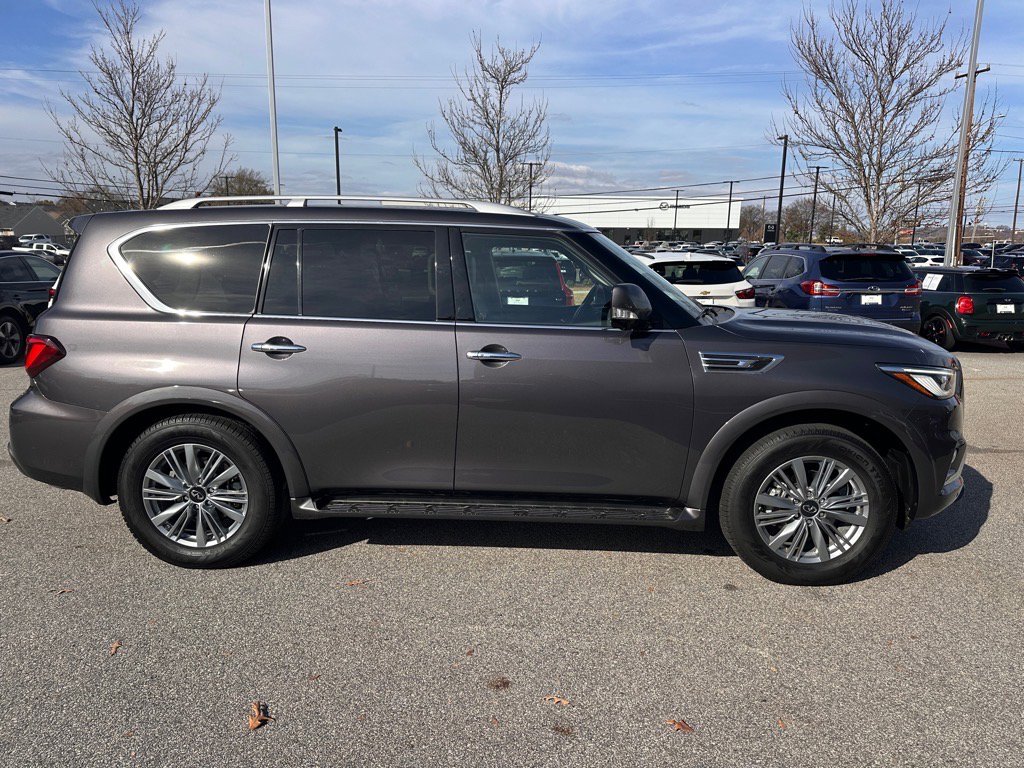 2024 Infiniti QX80 Luxe photo 2