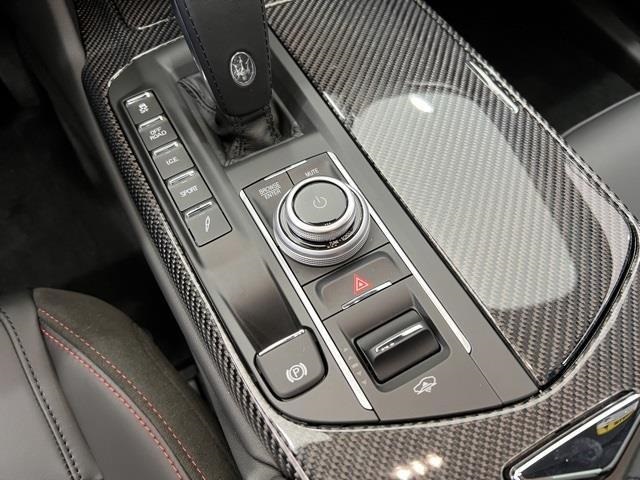 2024 Maserati Levante Modena photo 11