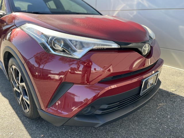 2019 Toyota C-HR XLE photo 2