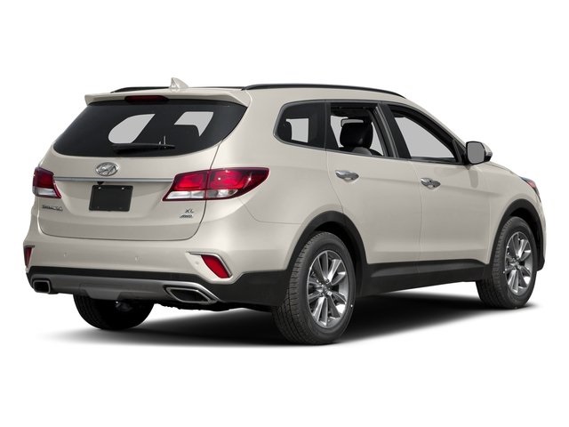 2017 Hyundai Santa Fe SE photo 2