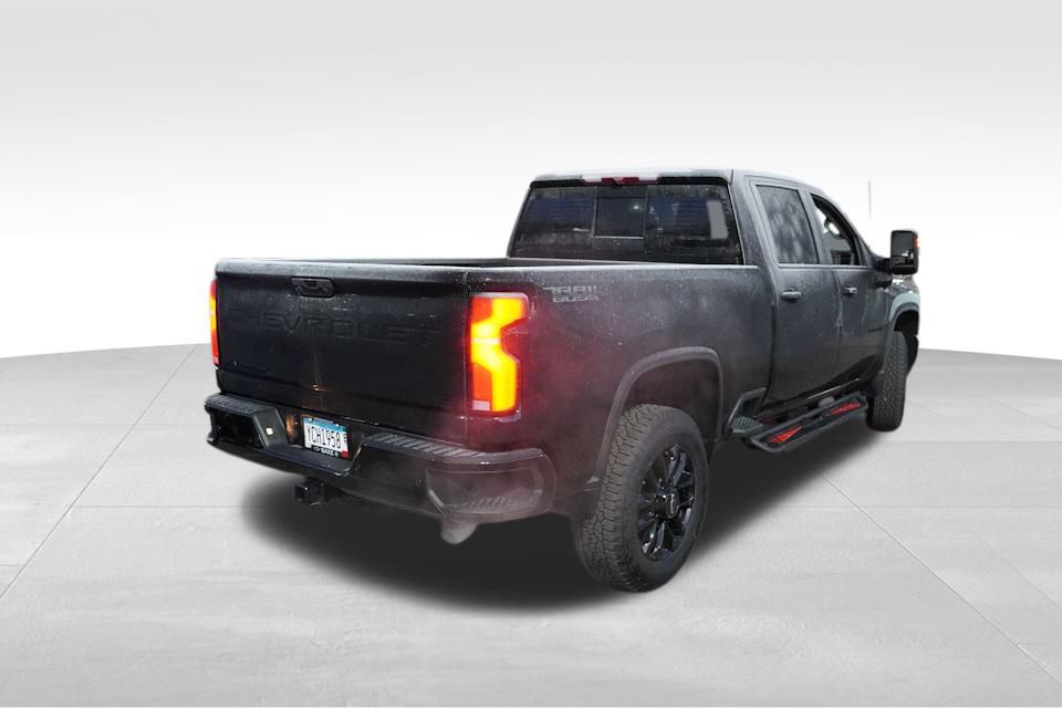 2025 Chevrolet Silverado 3500HD LT Trail Boss photo 3