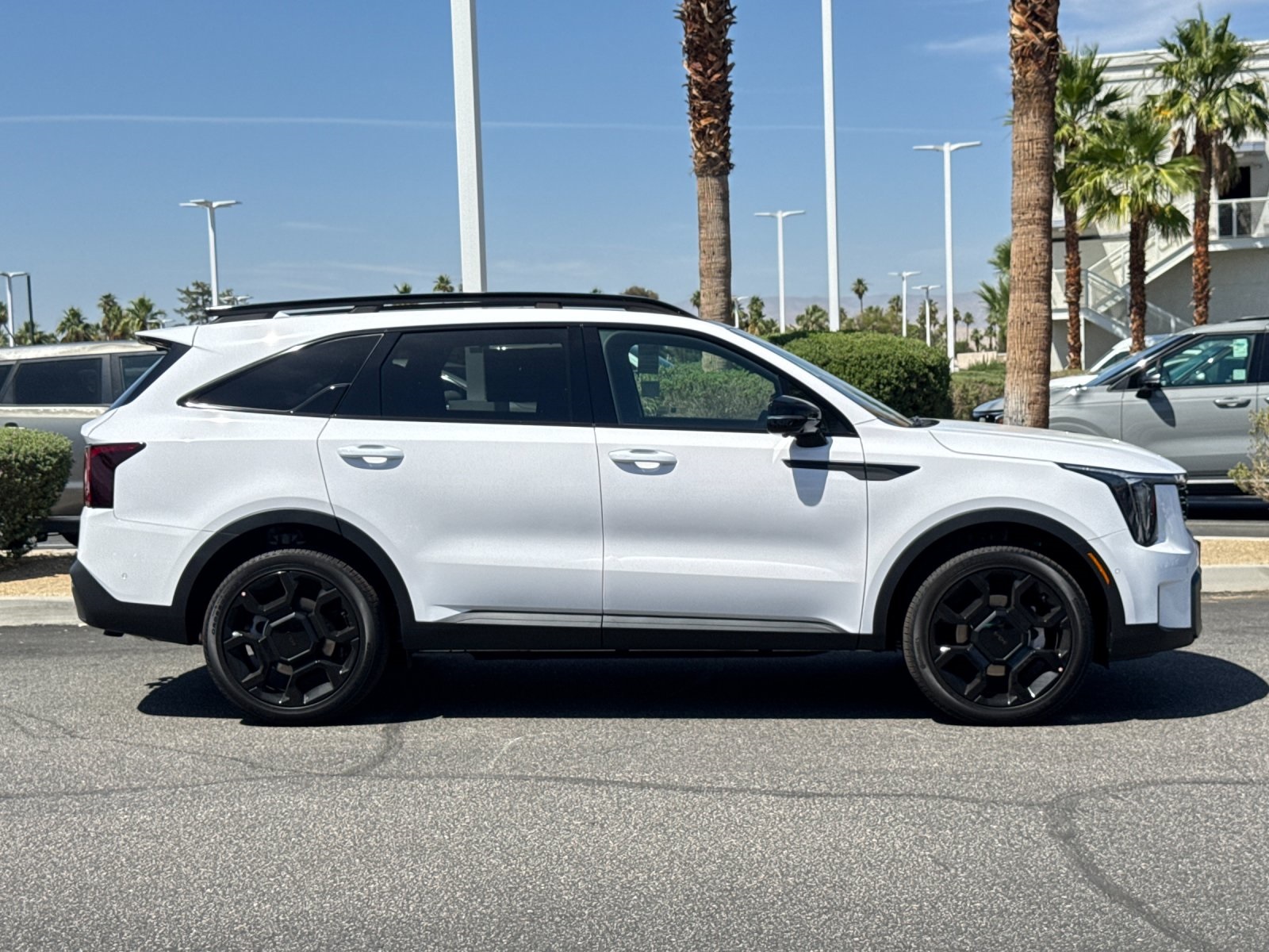 2025 Kia Sorento X-Line SX Prestige photo 2