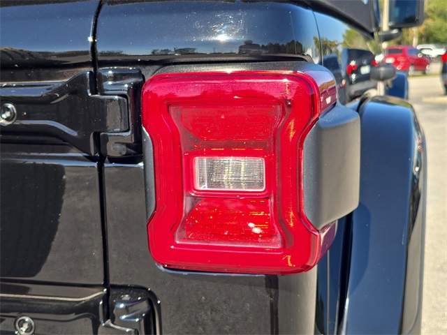 2022 Jeep Wrangler Unlimited Sahara photo 4