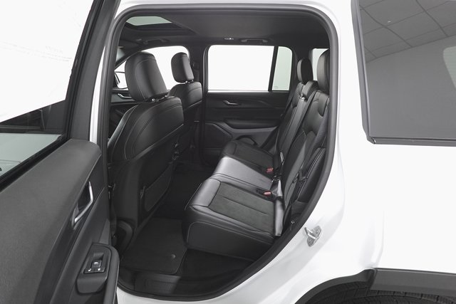 2025 Jeep Grand Cherokee Altitude X photo 21