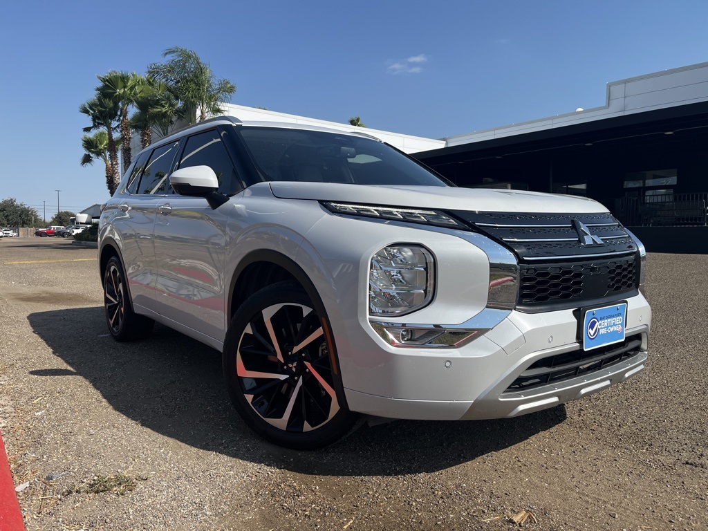 2023 Mitsubishi Outlander SEL's photo