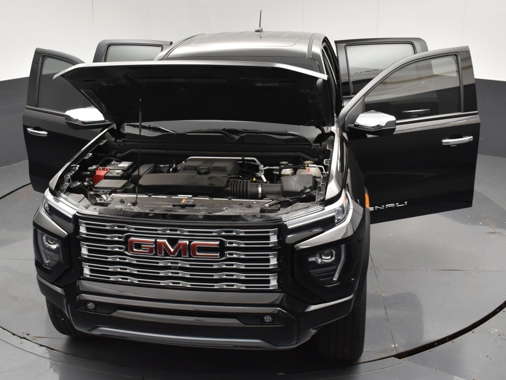 2024 Gmc Canyon Denali photo 26