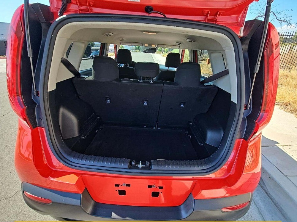 2020 Kia Soul LX S X-Line photo 13