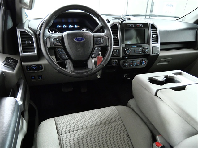 2016 Ford F-150 XLT photo 4
