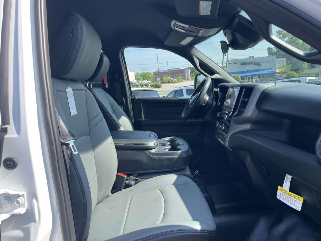 2025 Ram 2500 Tradesman photo 14